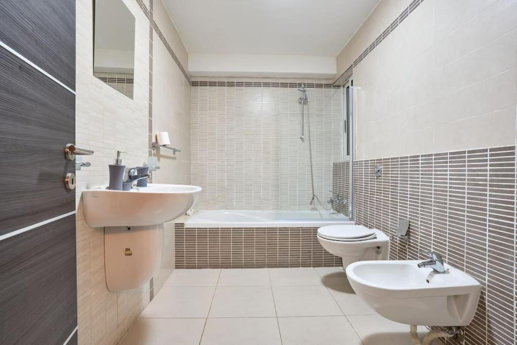Urban Front - Walking Distance From Paceville And St George Bay Beach Is-Swieqi Eksteriør billede
